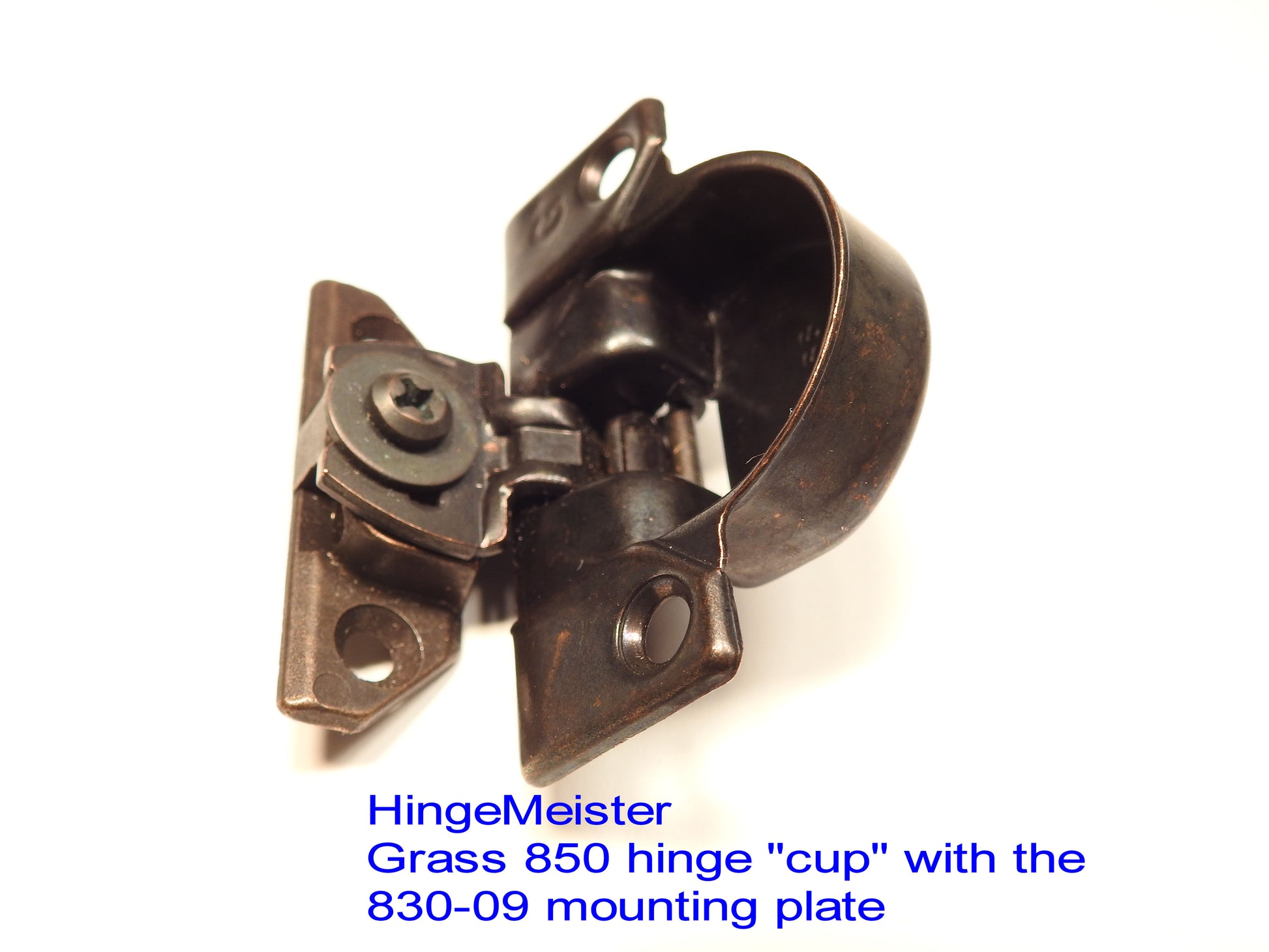  HingeMeister Grass 850 hinge "cup" with the 830-09 mounting plate.