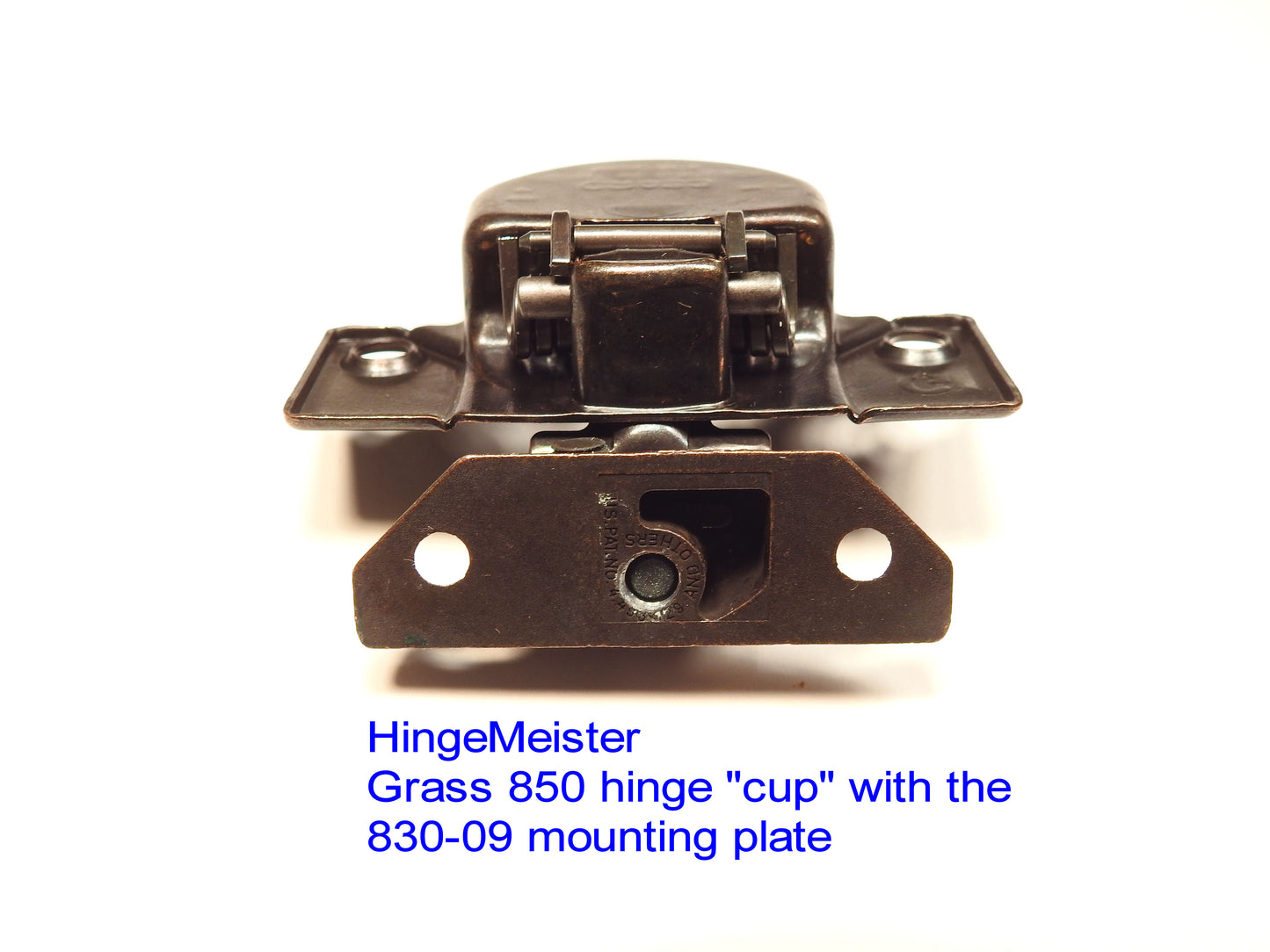  HingeMeister Grass 850 hinge "cup" with the 830-09 mounting plate.