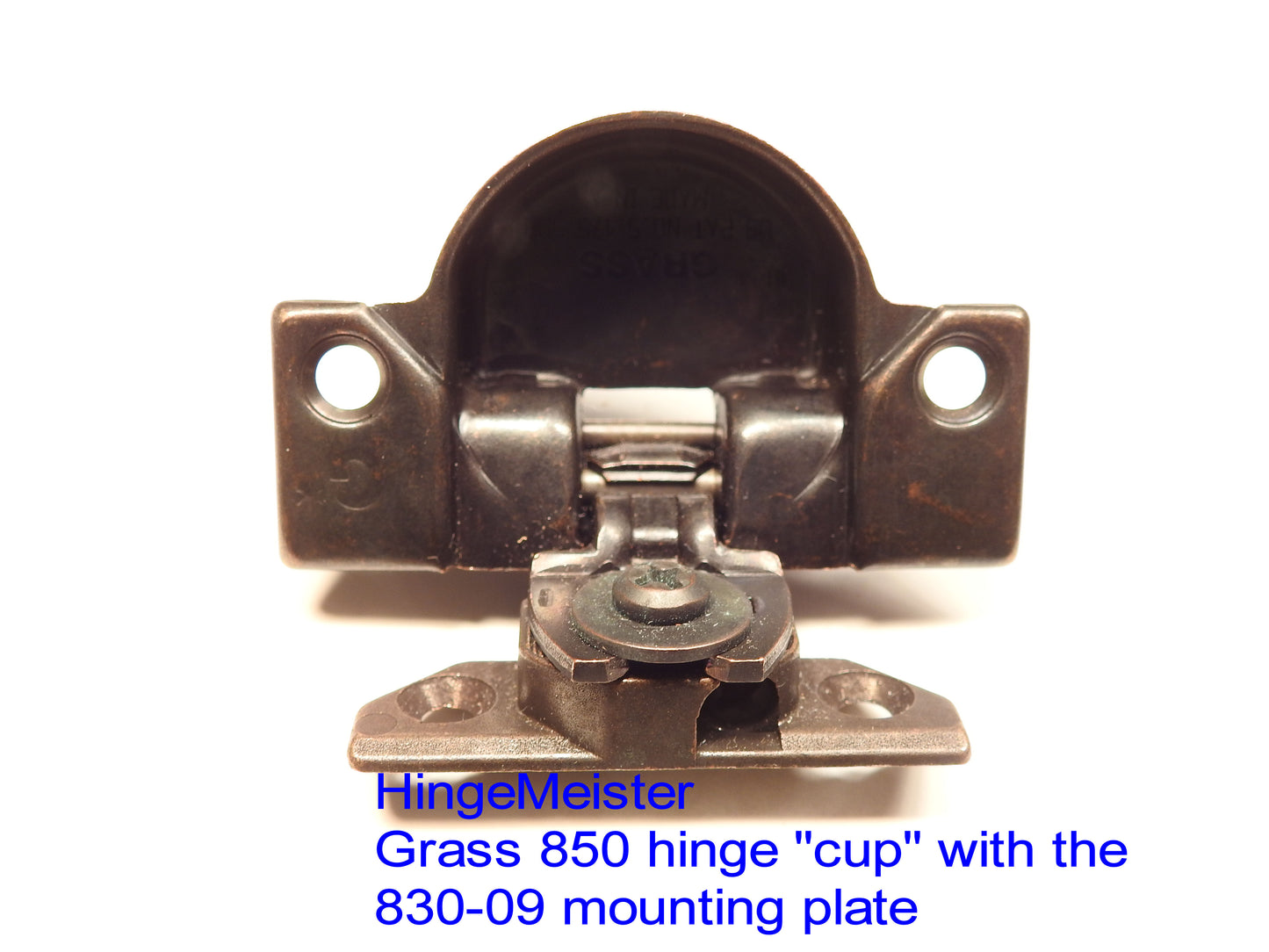 HingeMeister Grass 850 hinge "cup" with the 830-09 mounting plate.