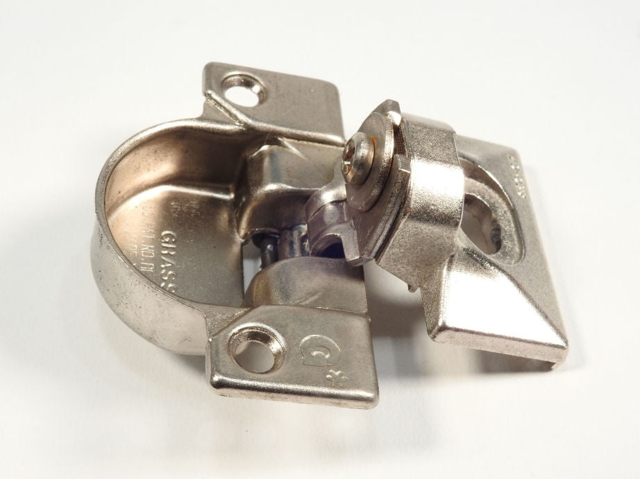 Grass 850 Hinge Cup with the 830-67 Nickel mounting plate - Complete Hinge