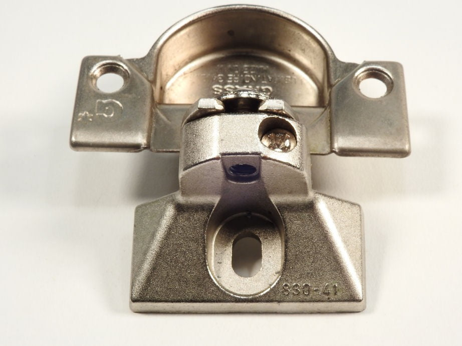 Grass 850 Hinge Cup with the  830-41 Nickel mounting plate - Complete Hinge